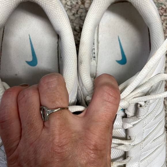 Like new Nike runners - Picture 4 of 10